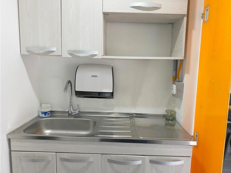 Local en Arriendo - Más