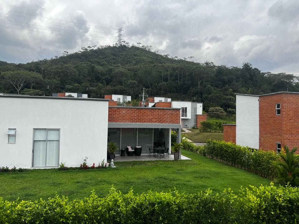 Casa Campestre en venta en Verdehorizonte, Jamundi, ID DE2674