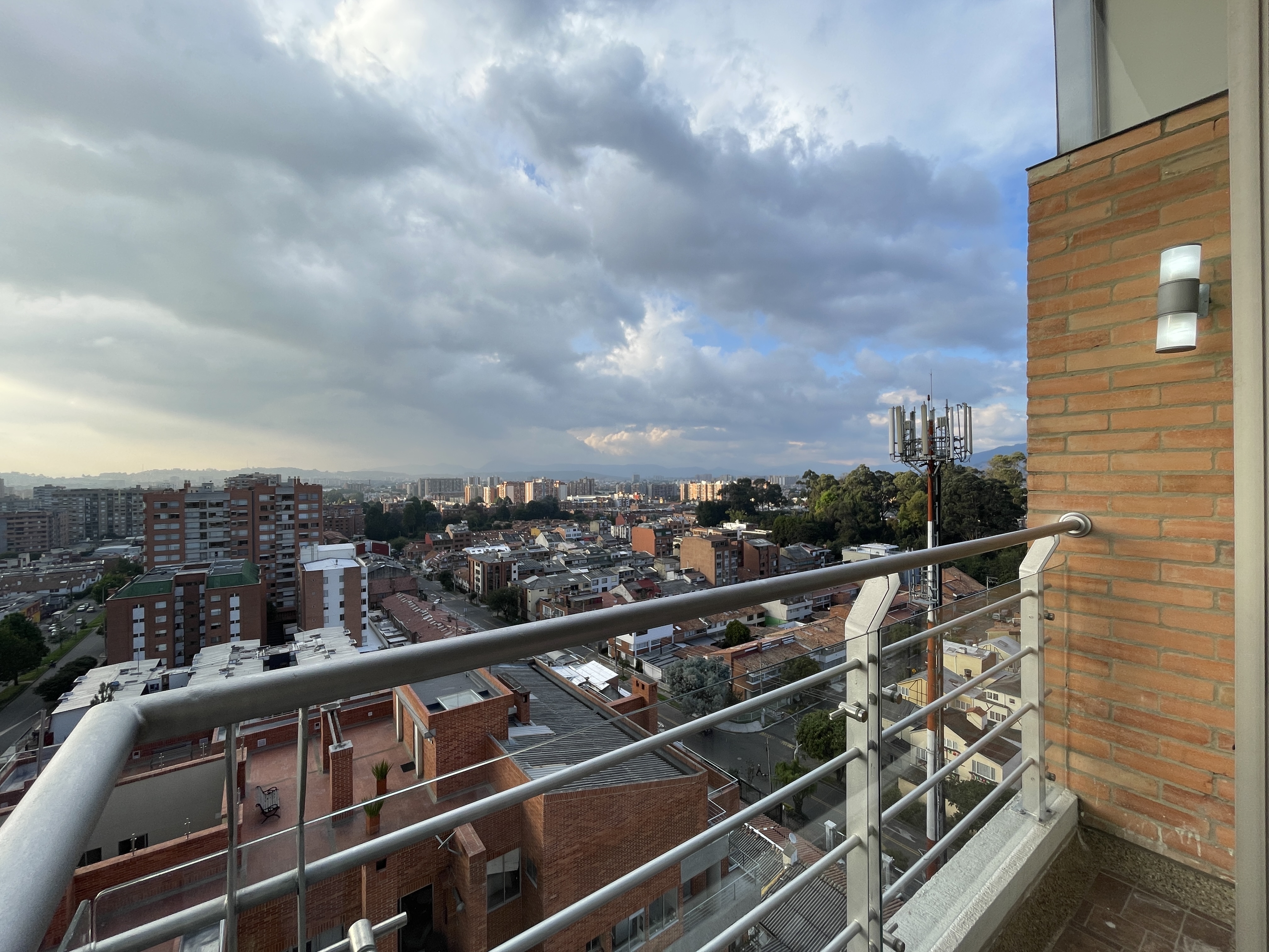 Apartamento en Venta en Bogotá D.C. - Los cedros oriental