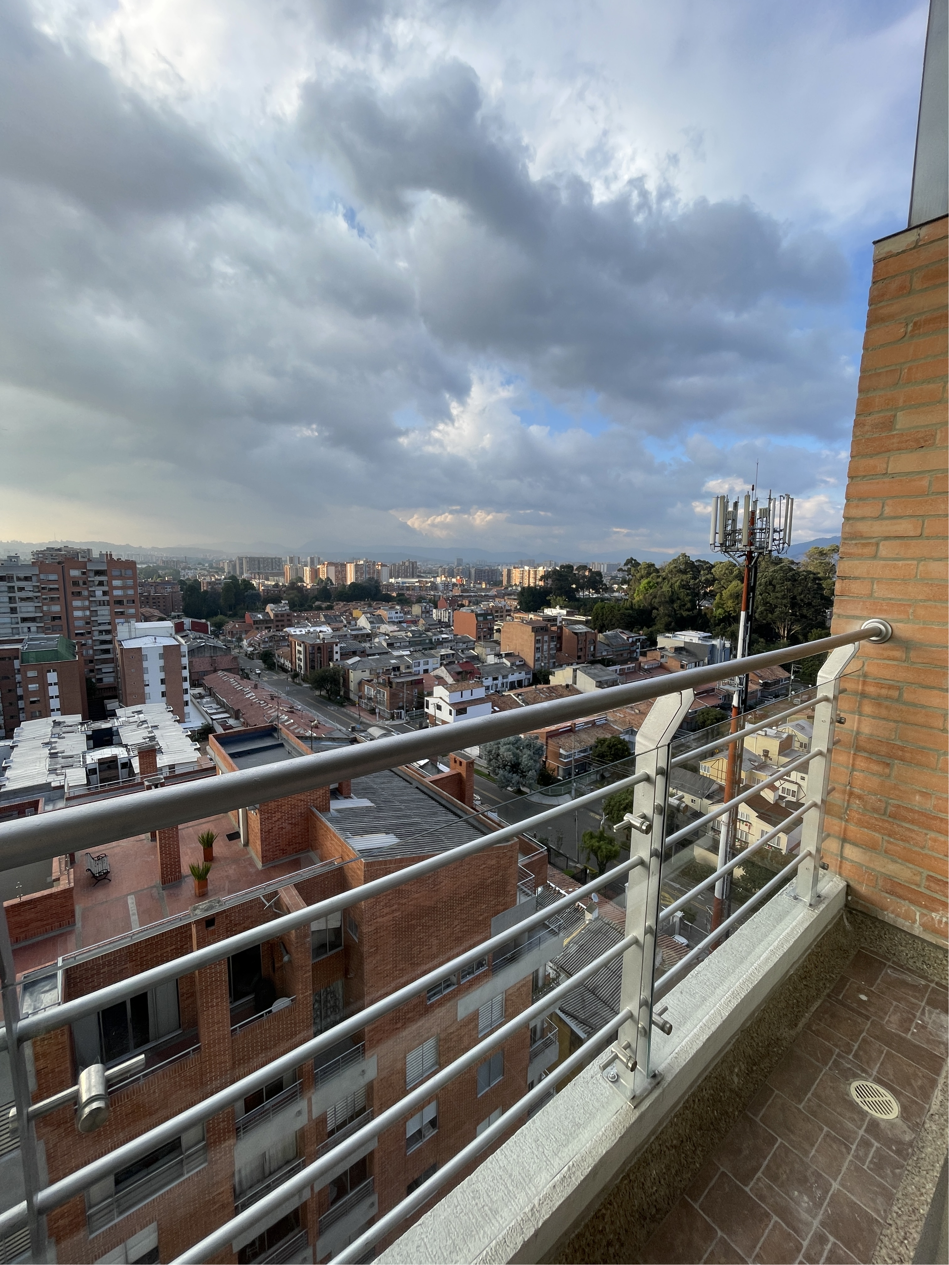 Apartamento en Venta en Bogotá D.C. - Los cedros oriental