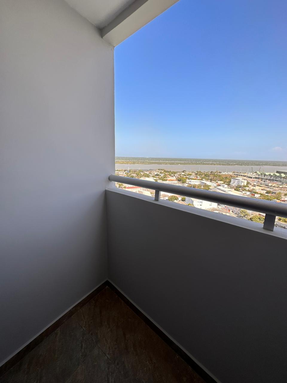 Apartamento en venta en Barranquilla - Edificio Puerto Real Apto 1603