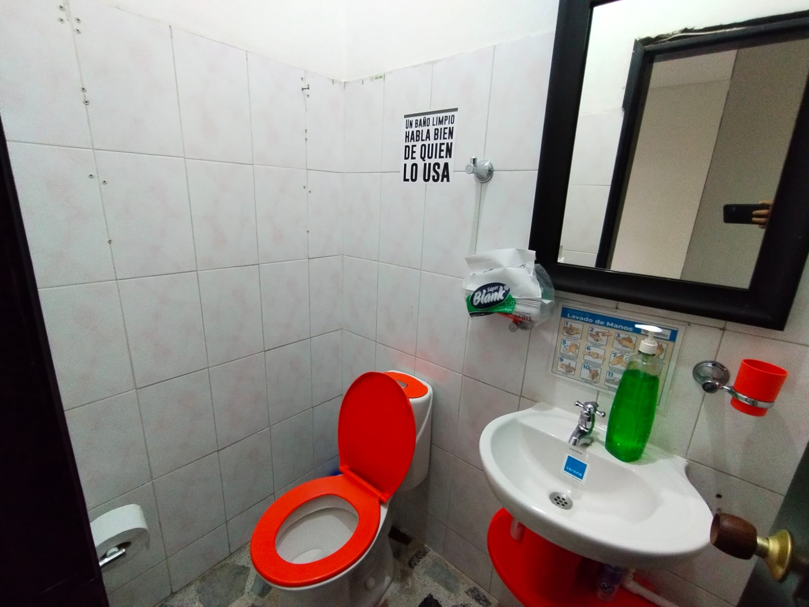 Foto de Local en Venta en Comuna el jardin/av. 30 agosto, Pereira - 13 - 48257