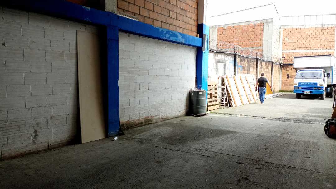 Foto de Bodega en Venta en Comuna 1/la badea, Dosquebradas - 1 - 48346