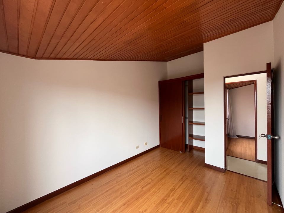 Venta hermosa casa en almirante Colon