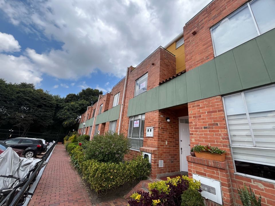 Venta hermosa casa en almirante Colon