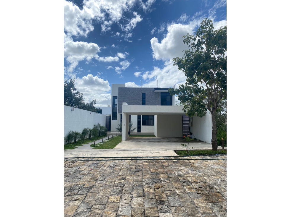 Conkal Increible Casa Residencial en Privada Arborea en Venta