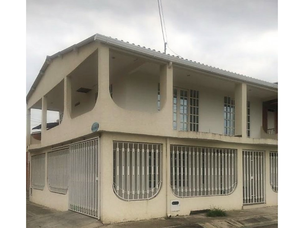 Venta Casa Dos Niveles Ciudad del Campo Cali - $168.000.000 COP