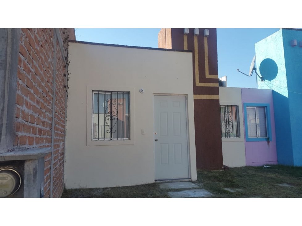 CASA RINCONES DE LA HACIENDA 3RA SECCIÓN