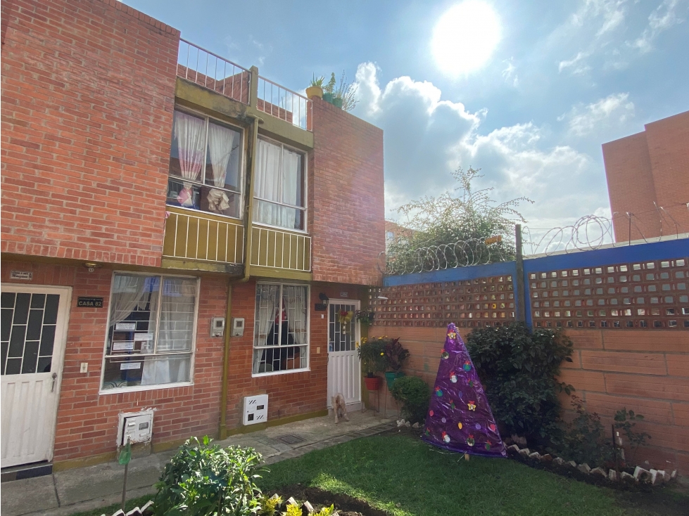 Doomos. Venta Casa Mosquera Rincon de los Virreyes