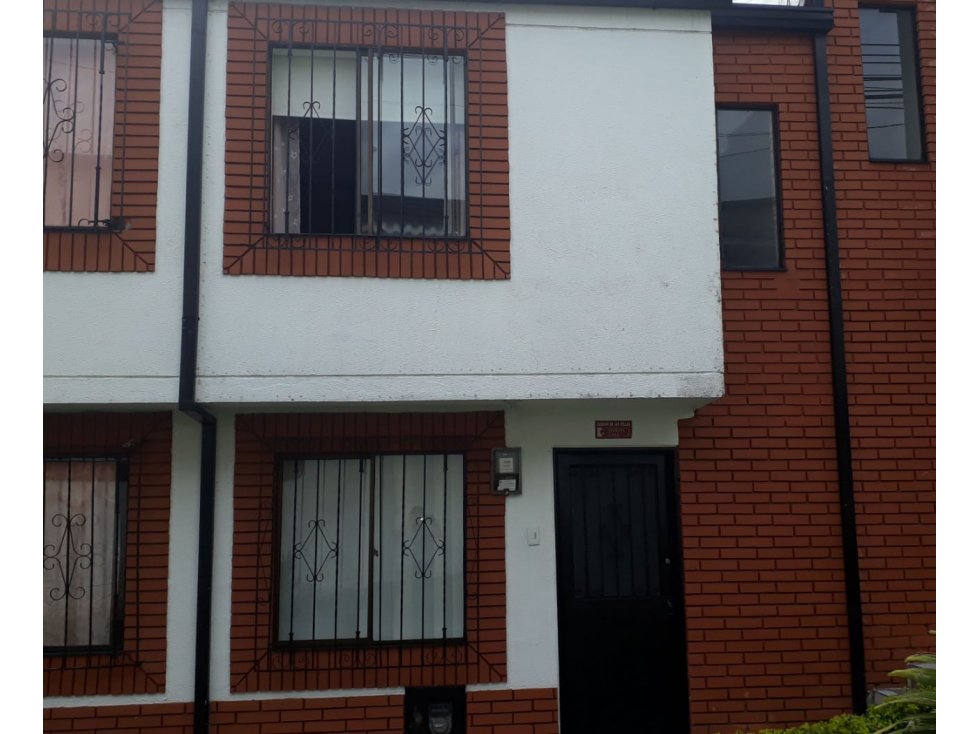 SE VENDE CASA EN ZAGUÁN DE LAS VILLAS DOSQ.