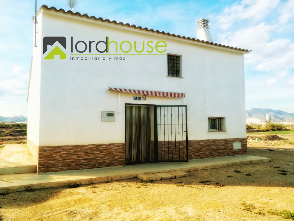 CASA DE CAMPO CON 15.000 METROS DE TERRENO