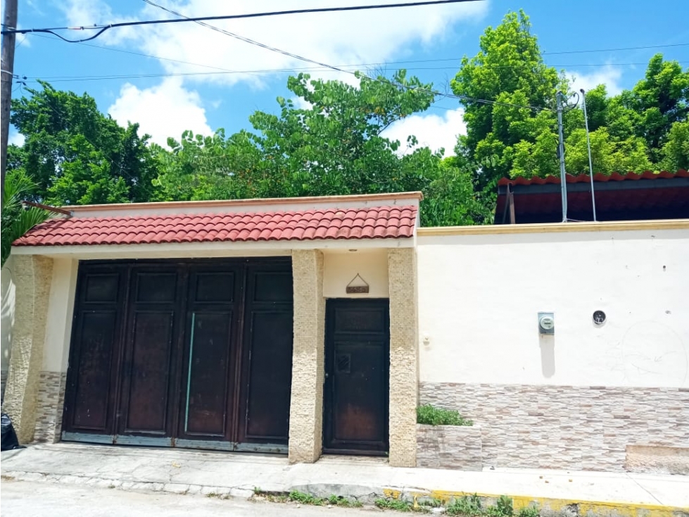 Venta de casa de 6 recamaras, piscina. En el centro