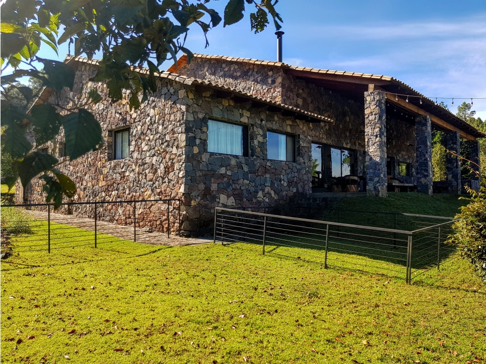 RANCHO EN ZONA EXCLUSIVA