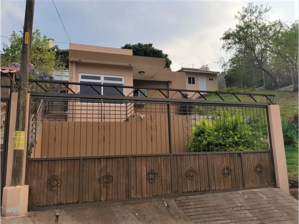 Casa en Res. Santa Lucia Alquiler 750 Venta 155,000 US