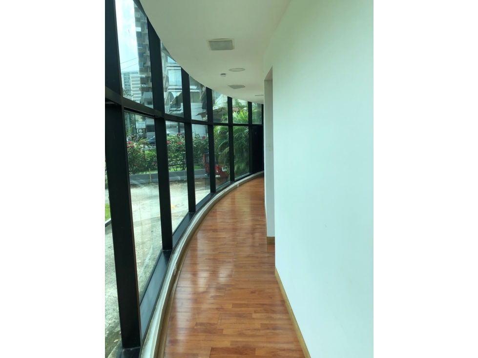 alquilo  hermoso local de gran tamaño 1800m2 - 4