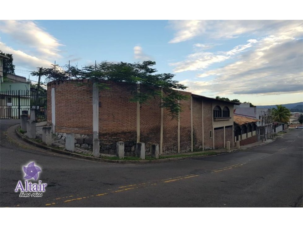 SE VENDE CASA EN LOMA LINDA L4,600,000 HNL