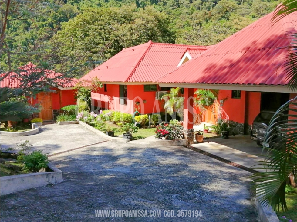 Oportunidad! Se Vende Hermosa Casa en Altos del Maria Cod. 3579194 US