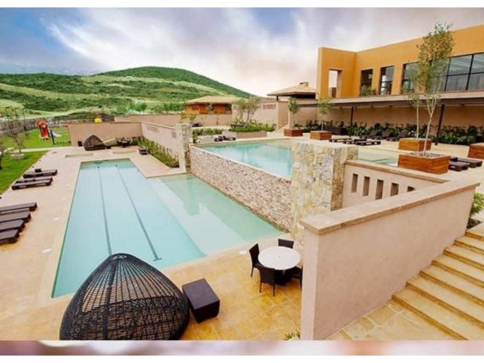 TERRENO EN VENTA EN TERRALTA CLUB DE GOLF. EDA 4,550,000 MXN