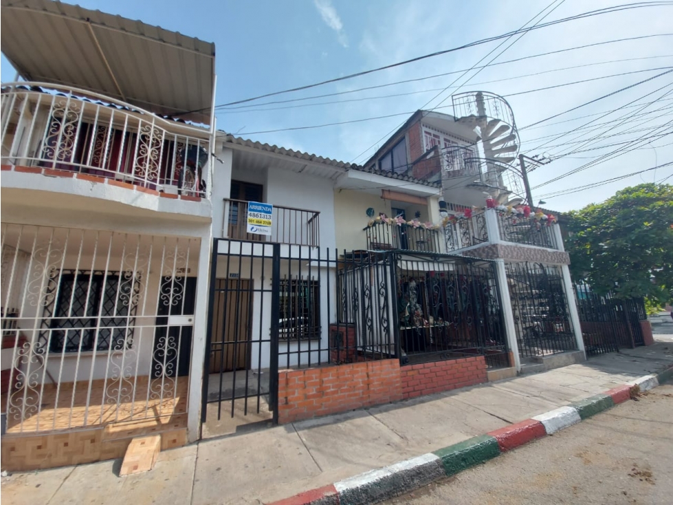 Alquiler casa en el barrio Brisas