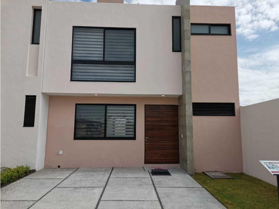 CASA EN VENTA EN ALTOS DEL MARQUES QUERETARO GAA