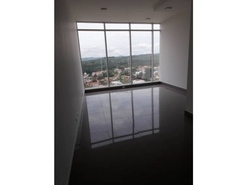 SE ALQUILA OFICINA EN GOLDEN POINT TUMBA MUERTO US450 USD