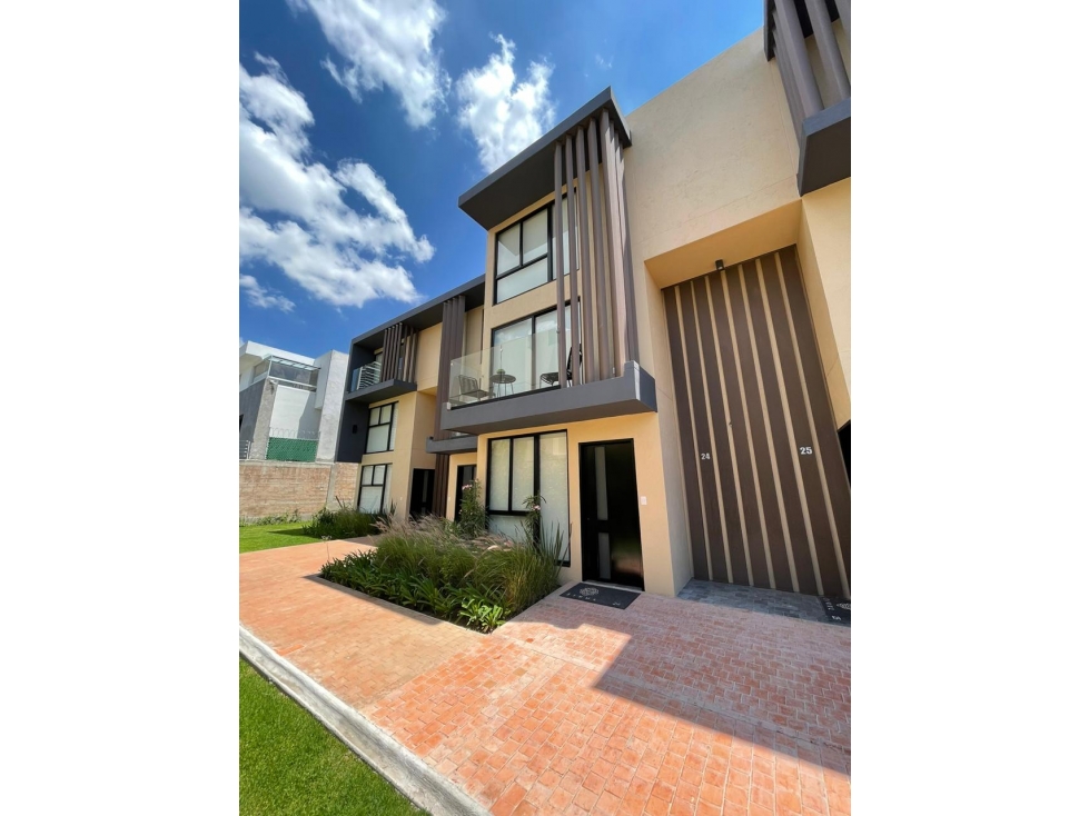 Townhouse En Venta Frente A Sonata En Lomas De Angelópolis — foto 2