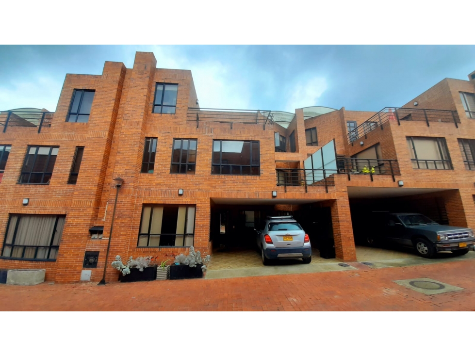 CASA URBANA EN CONJUNTO CERRADO - $615.000.000 COP