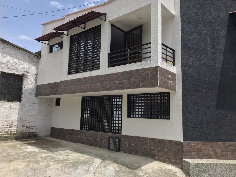 CASA PARA LA VENTA EN EL SUR DE ARMENIA Q. 180.000.000 COP