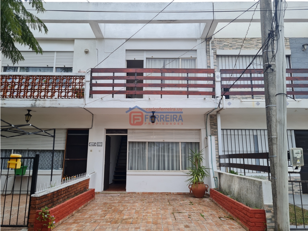VENDE CASA 2 DORMITORIOS Y PATIO 100 MTS. DE LA PLAYA US115,000 USD VENDE CASA 2 DORMITORIOS Y PATIO 100 MTS. DE LA PLAYA US115,000 USD