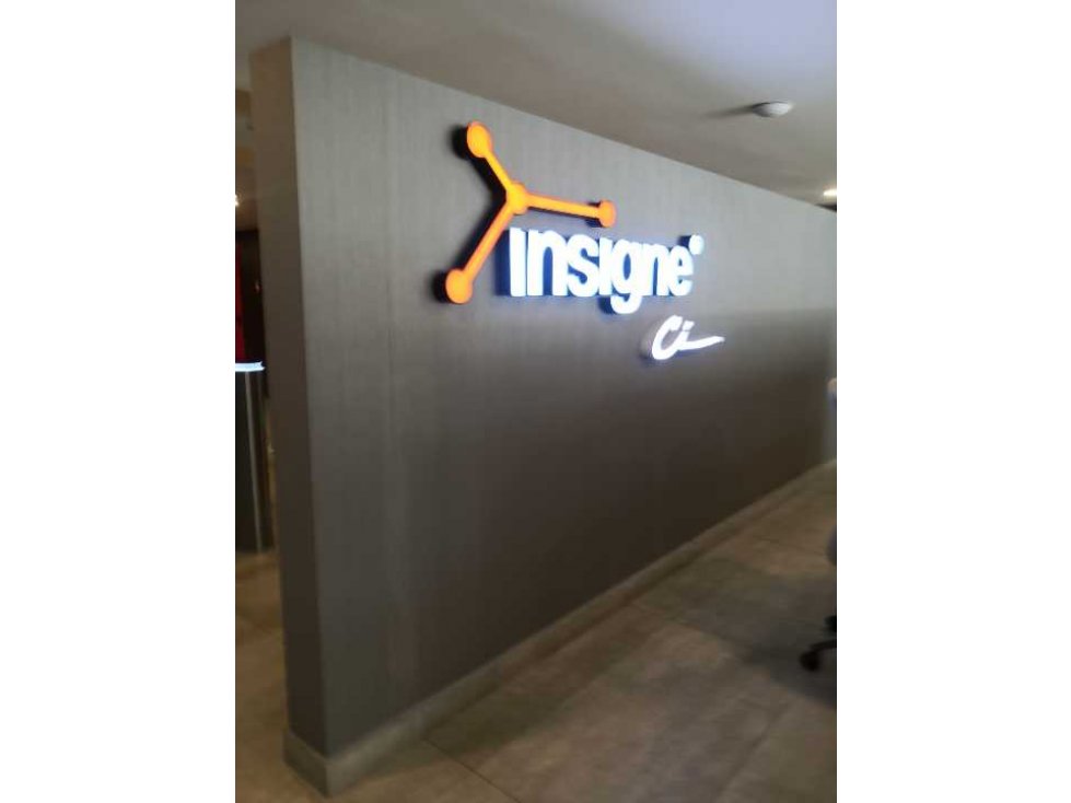 Alquiler de local en torre Insigne - 2