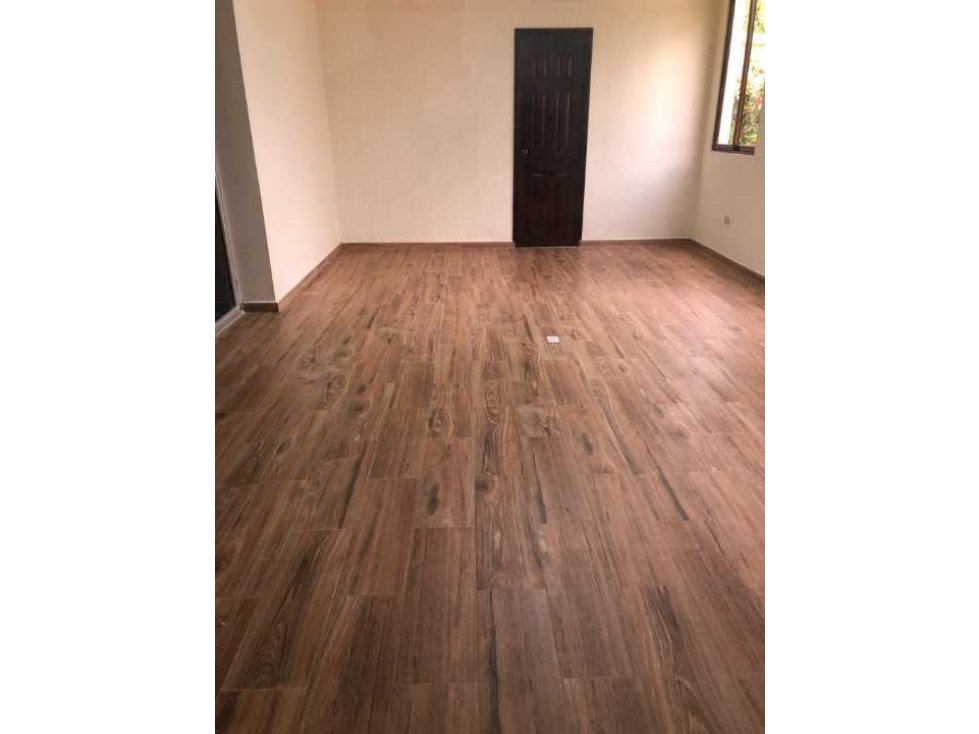 Alquilo casa remodelada en col. Escalón - 6
