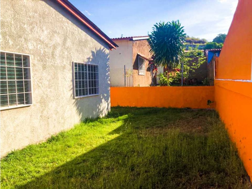 CASA EN QUINTAS DE GRATAMIRA 130m² 3R 2B 2P - 3