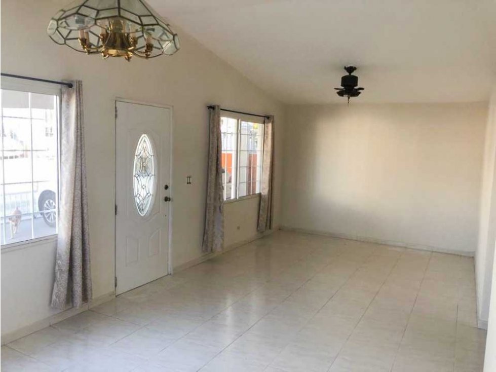 CASA EN QUINTAS DE GRATAMIRA 130m² 3R 2B 2P - 5