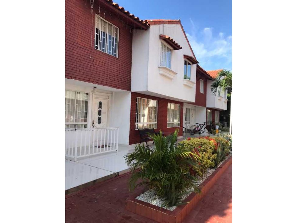 CASA EN VENTA VILLA CAROLINA