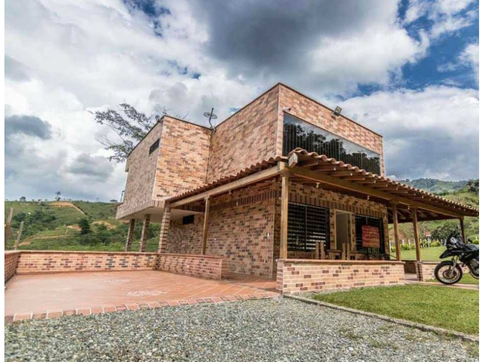 Vendo finca en km 1 vía yolombo, Antioquia 370.000.000 COP