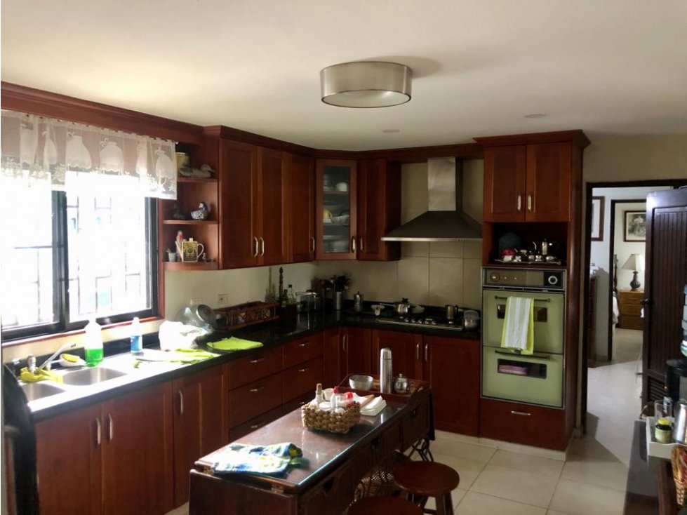 Vendo súper espaciosa casa en Gascue - 4
