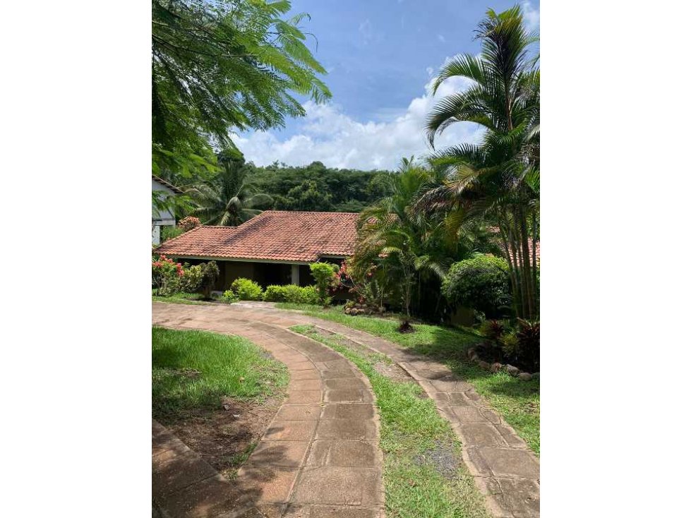 Venta de casa en residencial La Hacienda. - 3
